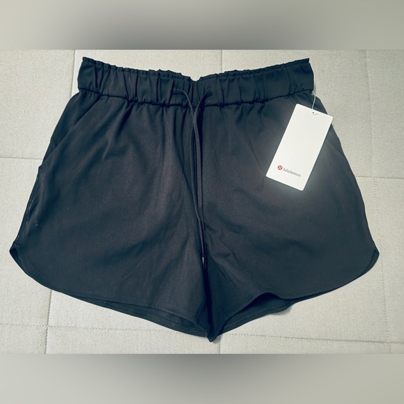 NWT Lululemon Stretch Luxtreme High-Rise Short 3.5" in Black - Picture 4 of 7